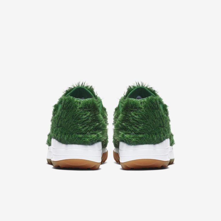 nike grass